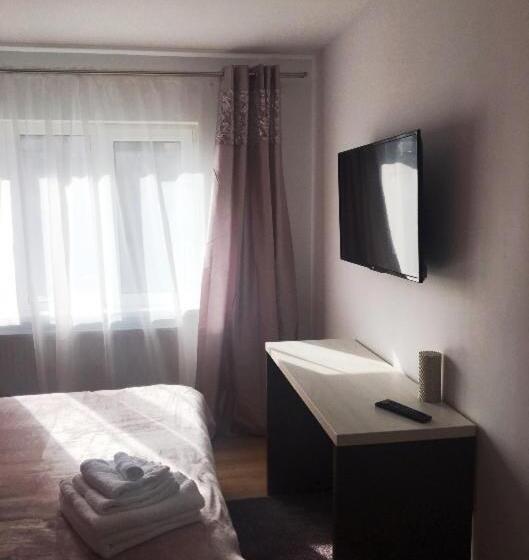 4 Seasons Apartments