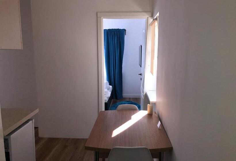 4 Seasons Apartments