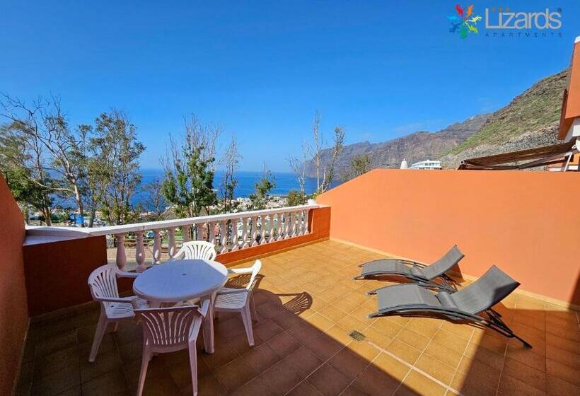 7lizards Ocean View Apartments