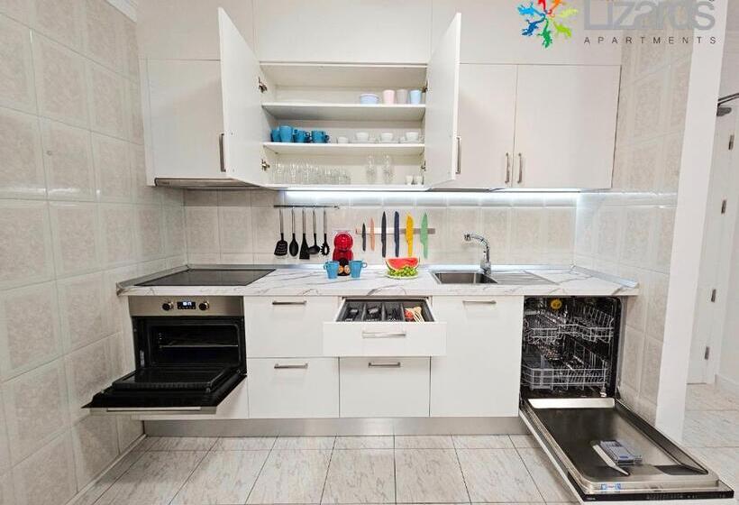 7lizards Ocean View Apartments