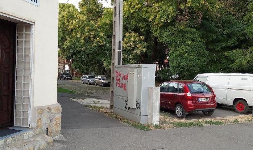 فندق صغير Cívis Debrecen