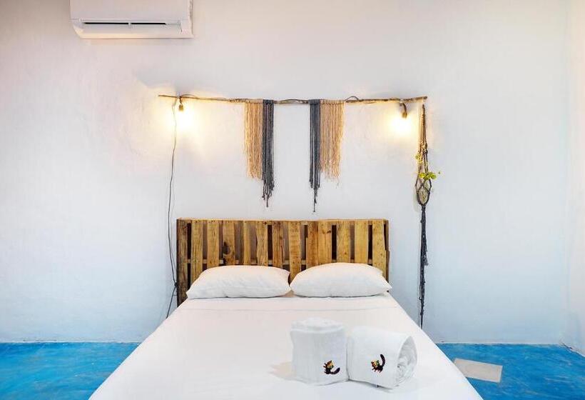 הוסטל Red Panda Hostal