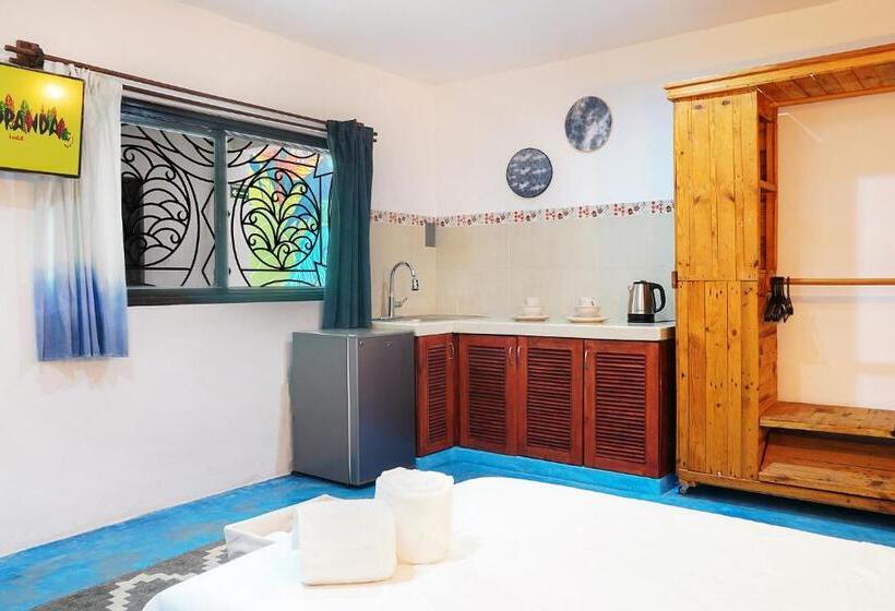 הוסטל Red Panda Hostal