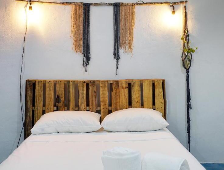 הוסטל Red Panda Hostal