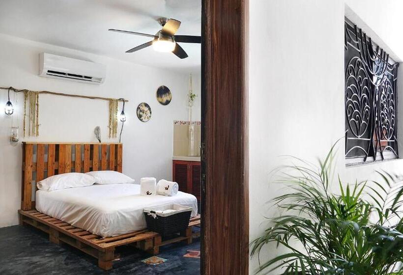 הוסטל Red Panda Hostal