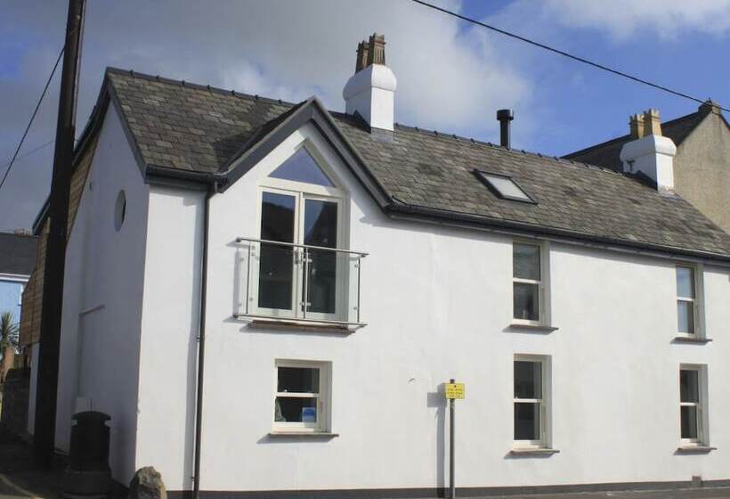 Общежитие Sandy Mount House