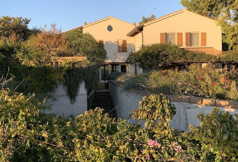 مبيت وإفطار Casale Artemisia Capalbio