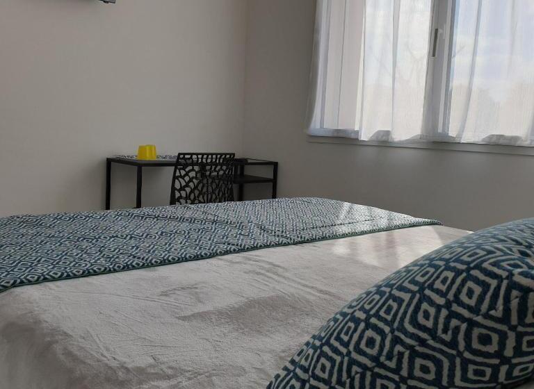 مبيت وإفطار Chez Les J Folais   3 Kms Puy Dufou   Les Epesses