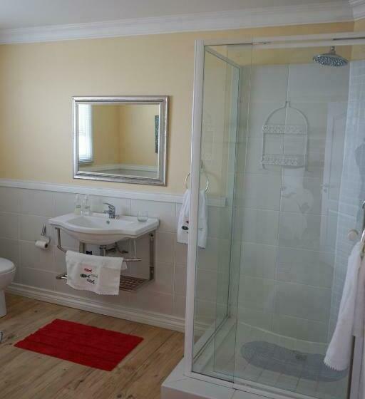 مبيت وإفطار Julsie S Home