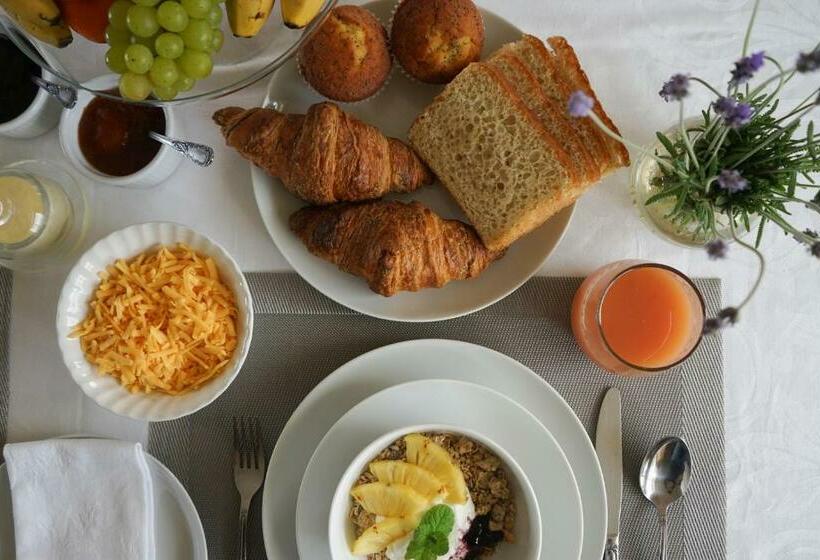 مبيت وإفطار Julsie S Home