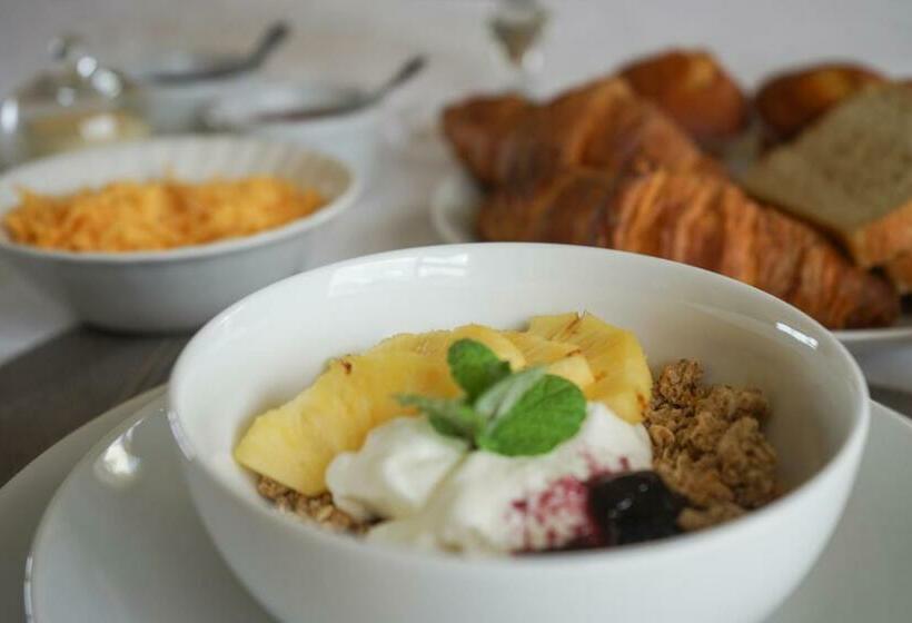 مبيت وإفطار Julsie S Home