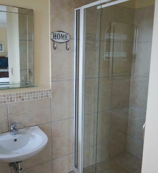 مبيت وإفطار Julsie S Home