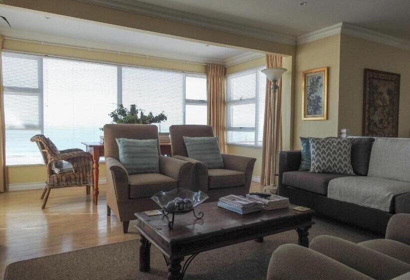 مبيت وإفطار Julsie S Home