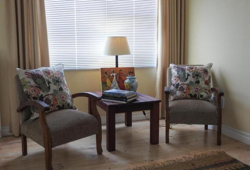 مبيت وإفطار Julsie S Home