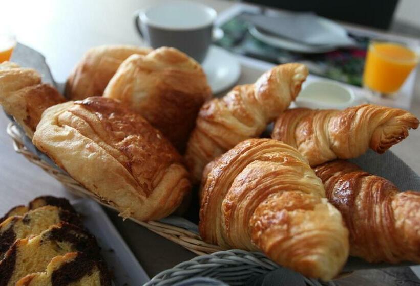 ベッドアンドブレックファースト Le Chat Botté77