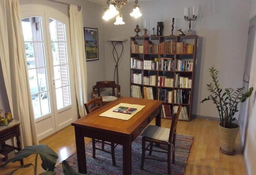 住宿加早餐  Les Sittelles