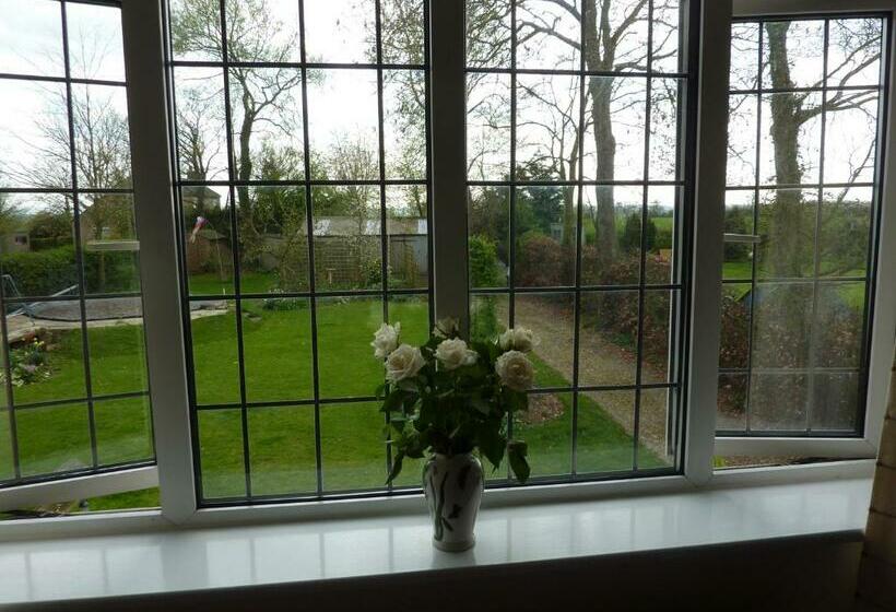 住宿加早餐  Maunditts House