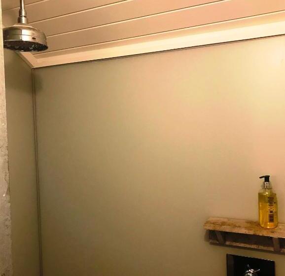 فندق Barnham Court Farm