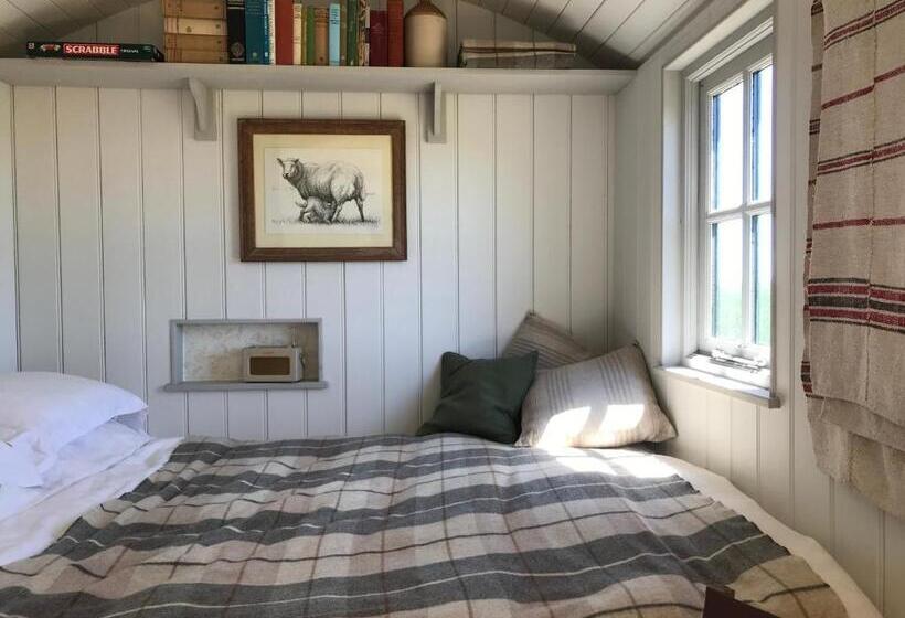 فندق Barnham Court Farm