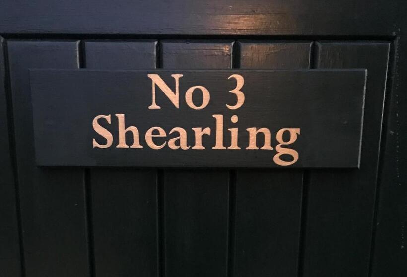 فندق Barnham Court Farm