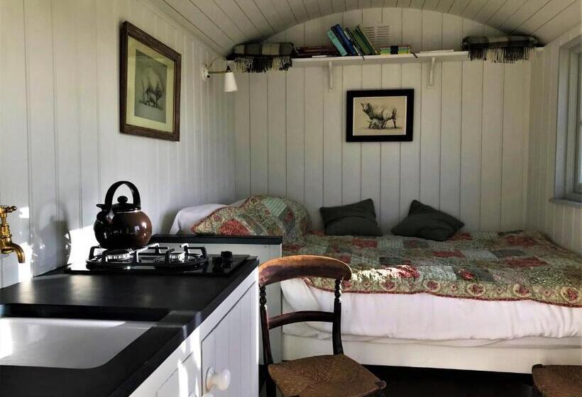 فندق Barnham Court Farm