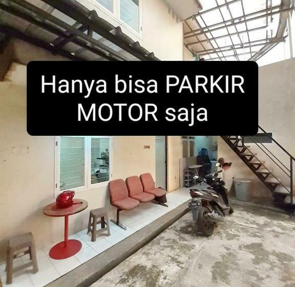 Отель Kost Carmelia Syariah Baranangsiang Bogor