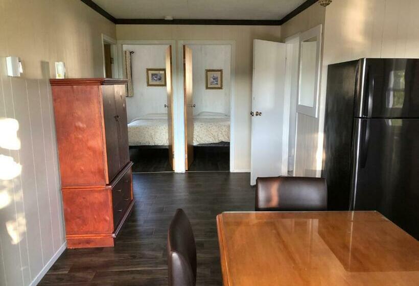 فندق Marina Chibougamau