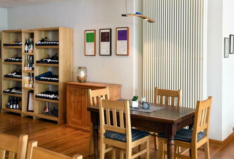 Отель Weingut Weich