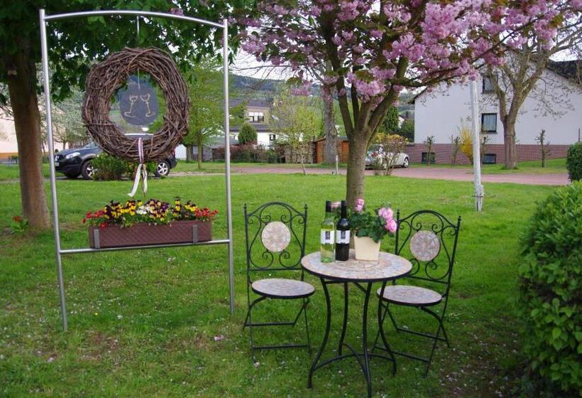 Отель Weingut Weich