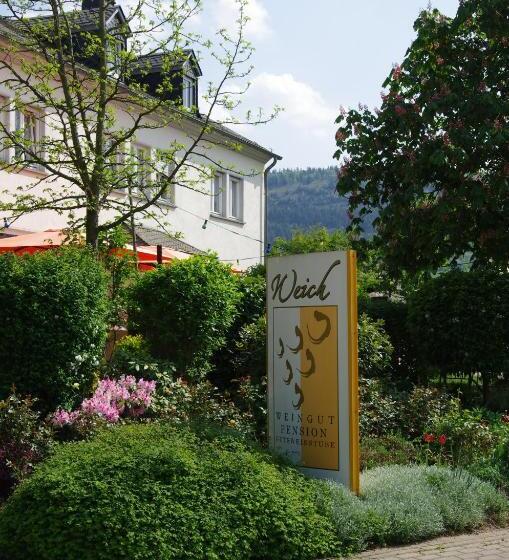 Отель Weingut Weich
