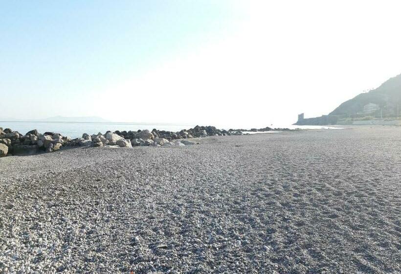 Living Piraino Casa Vacanze