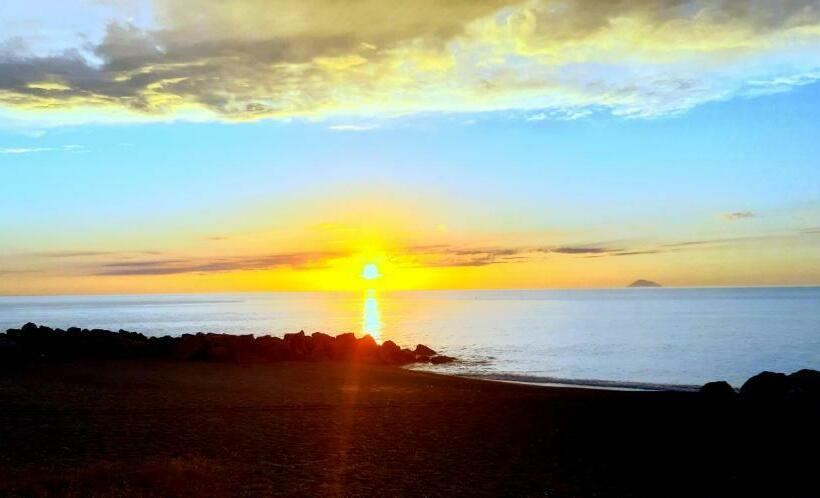 Living Piraino Casa Vacanze