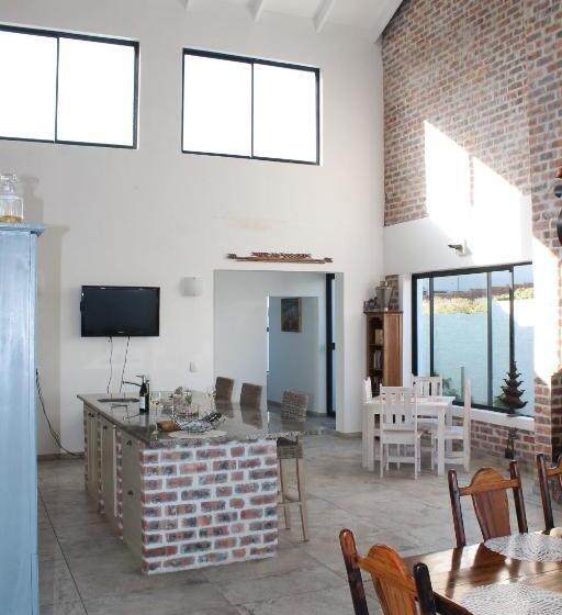 Пансион Adam S Guest House