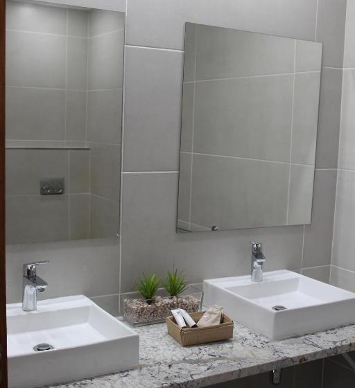 Пансион Adam S Guest House