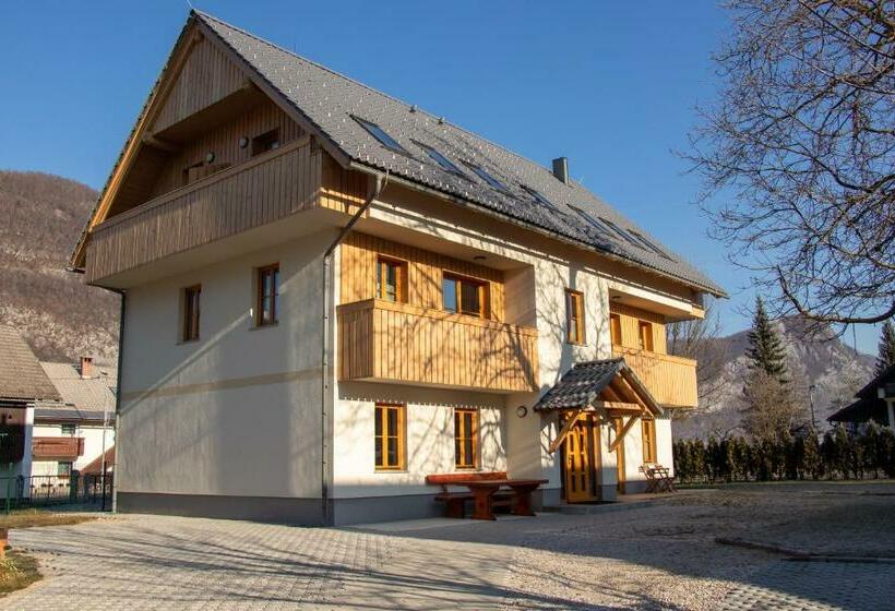 پانسیون Apartments & Rooms Pr Skalovc