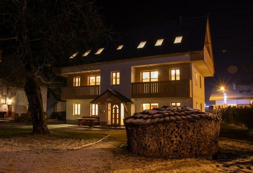 پانسیون Apartments & Rooms Pr Skalovc