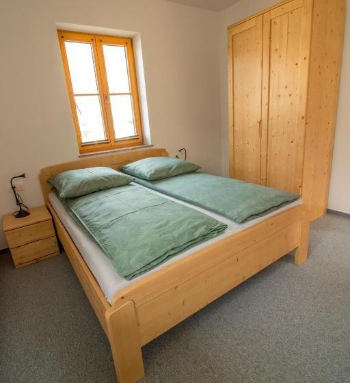 پانسیون Apartments & Rooms Pr Skalovc