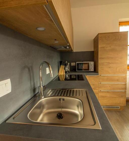 پانسیون Apartments & Rooms Pr Skalovc