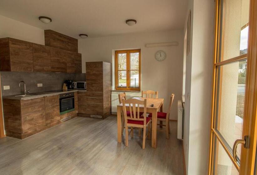 پانسیون Apartments & Rooms Pr Skalovc