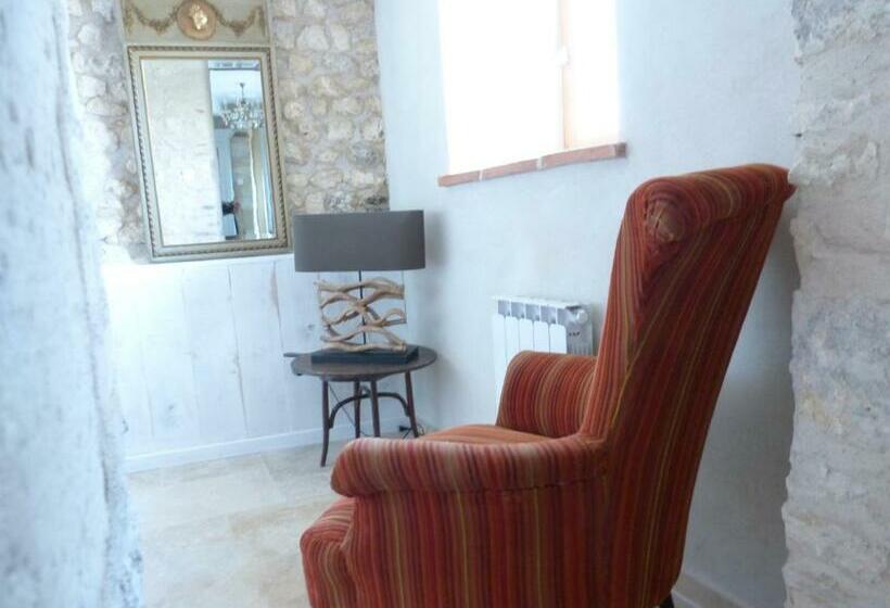 膳宿费 Au Nid Des Vignes