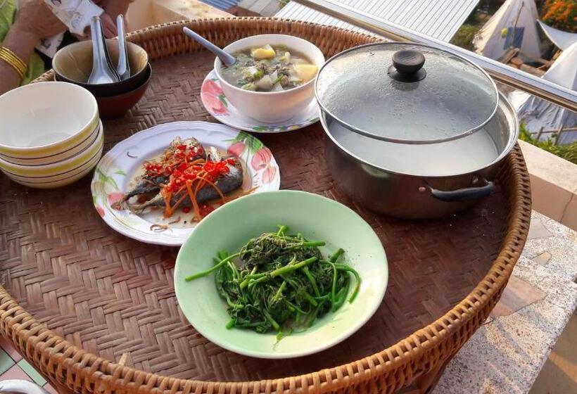 Пансион บ้านแสงเพ็ญ By แช่มช้อย