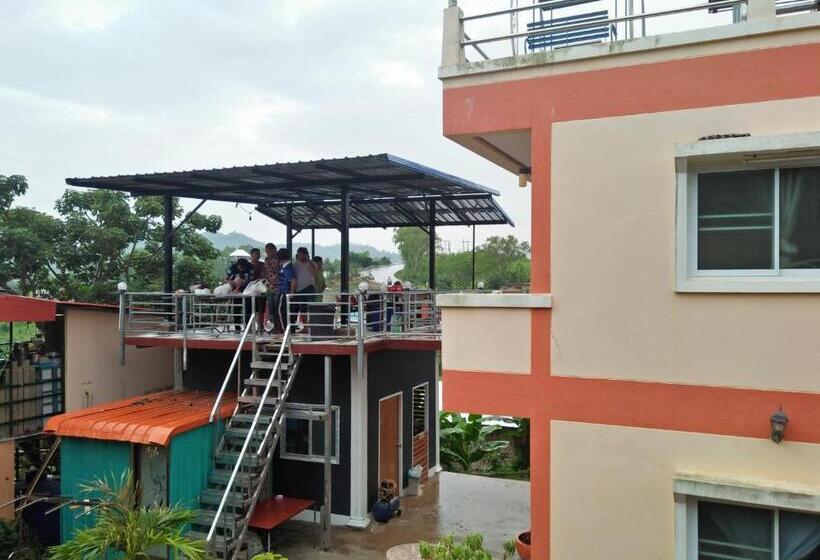 Пансион บ้านแสงเพ็ญ By แช่มช้อย