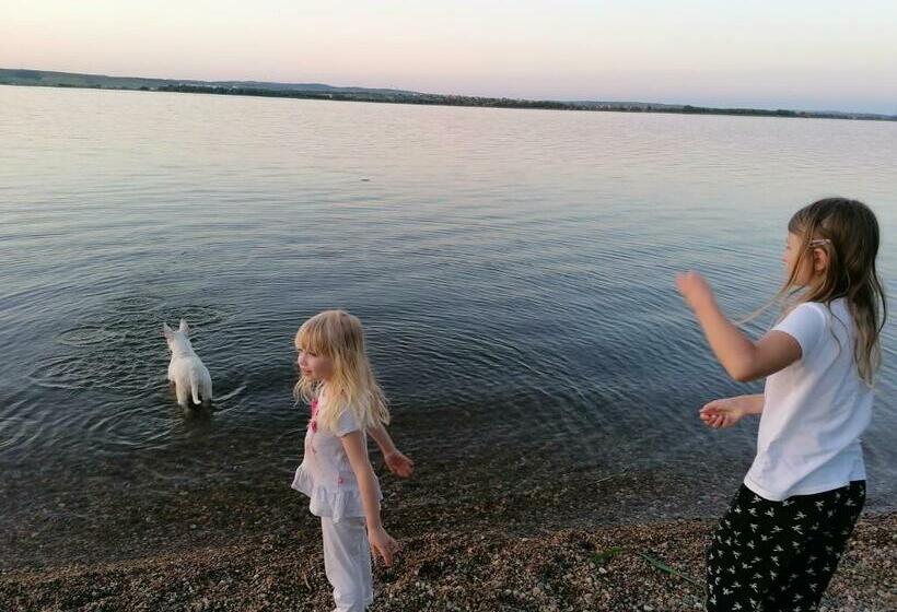 ペンション Penzion Nad Jezerem