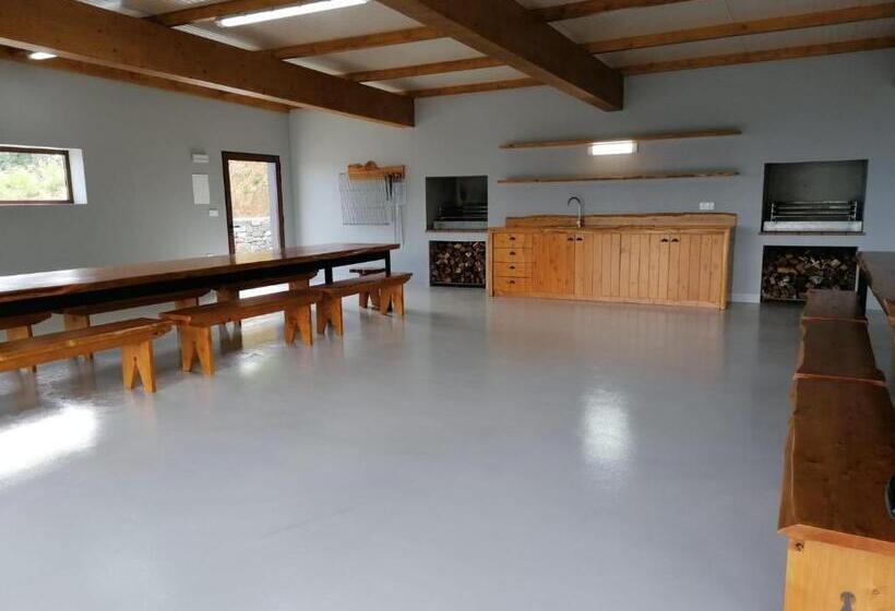 פנסיון Rochão Village By Rent2u, Lda