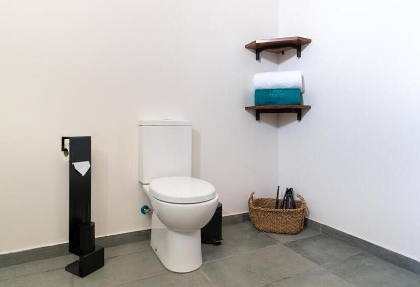 פנסיון Rochão Village By Rent2u, Lda