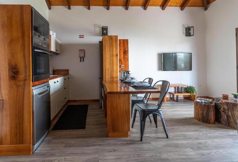 פנסיון Rochão Village By Rent2u, Lda