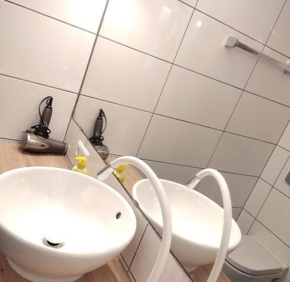 Pensão Sroom 118 And 119 In Center