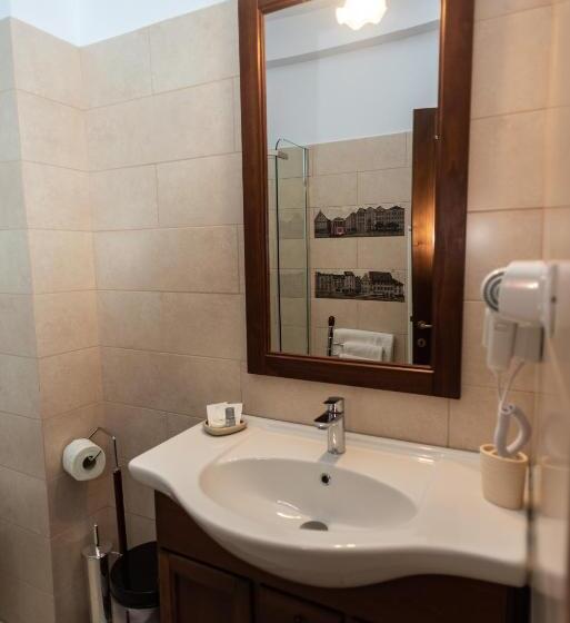 膳宿费 Tango Margo