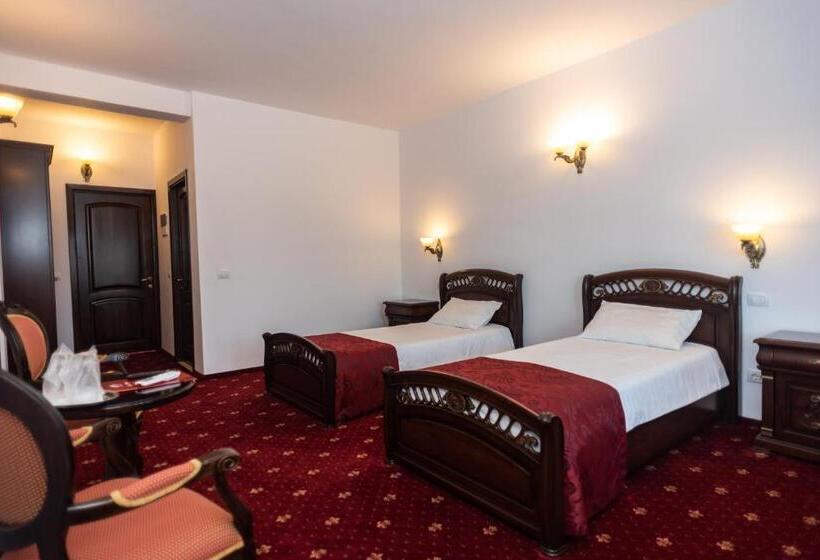 膳宿费 Tango Margo