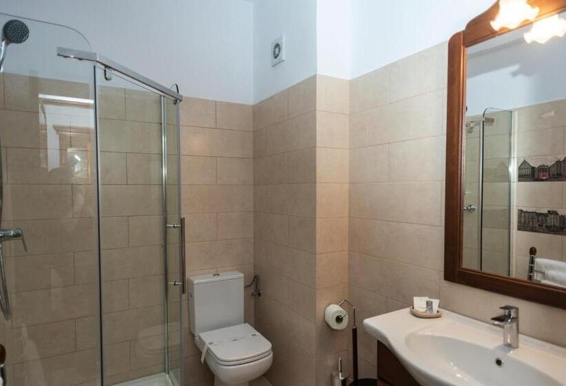 膳宿费 Tango Margo